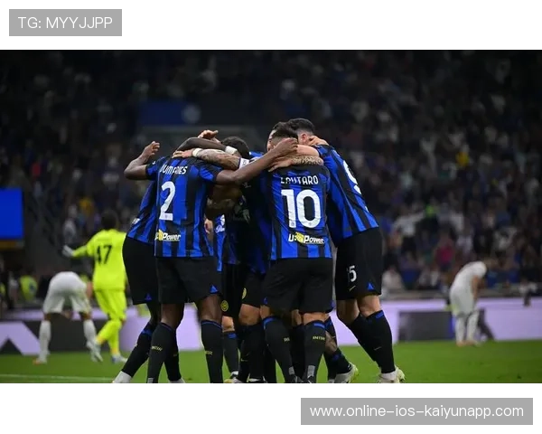 AC米兰一脚吊射直奔死角令人惊叹